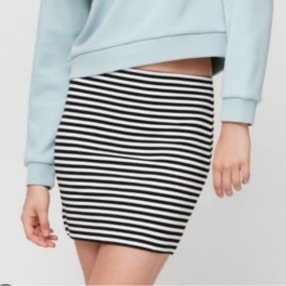 Aritzia Sunday Best Mini Skirt - Picture 1 of 5